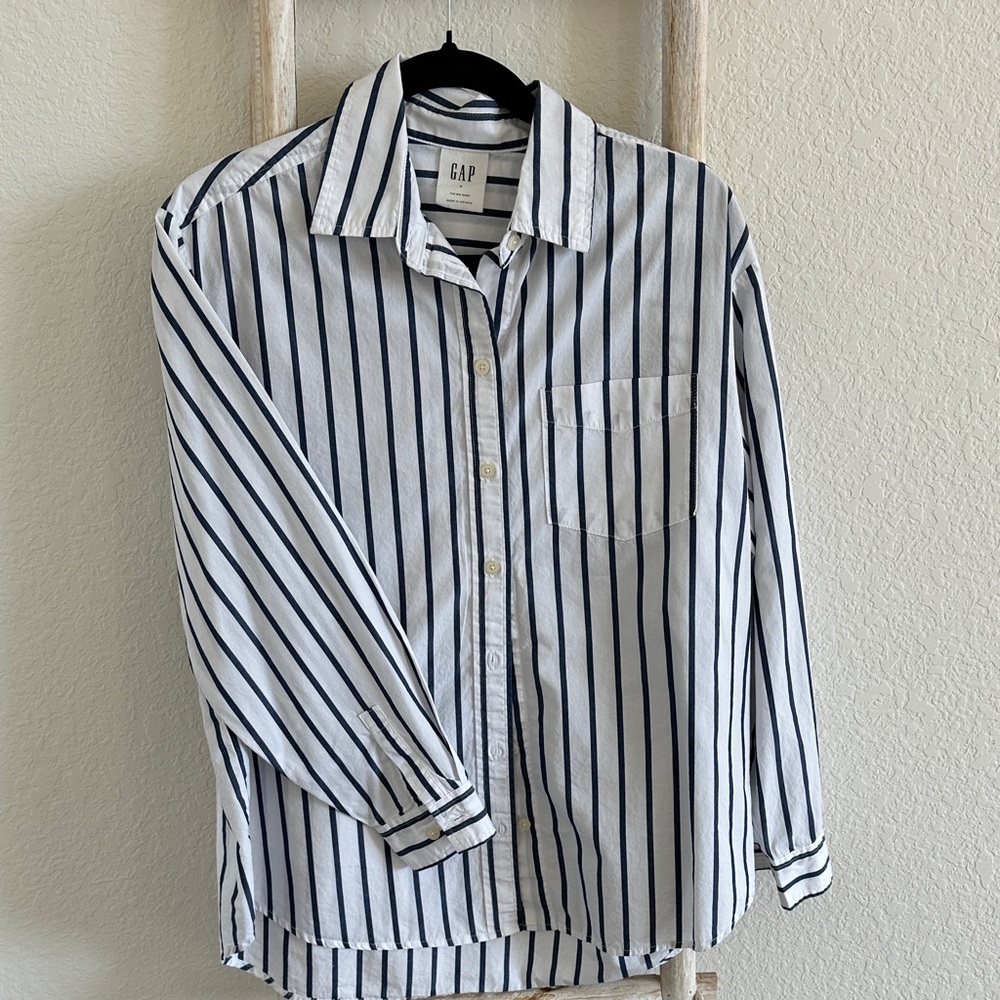 GAP Women's Casual White and Navy Striped Shirt
